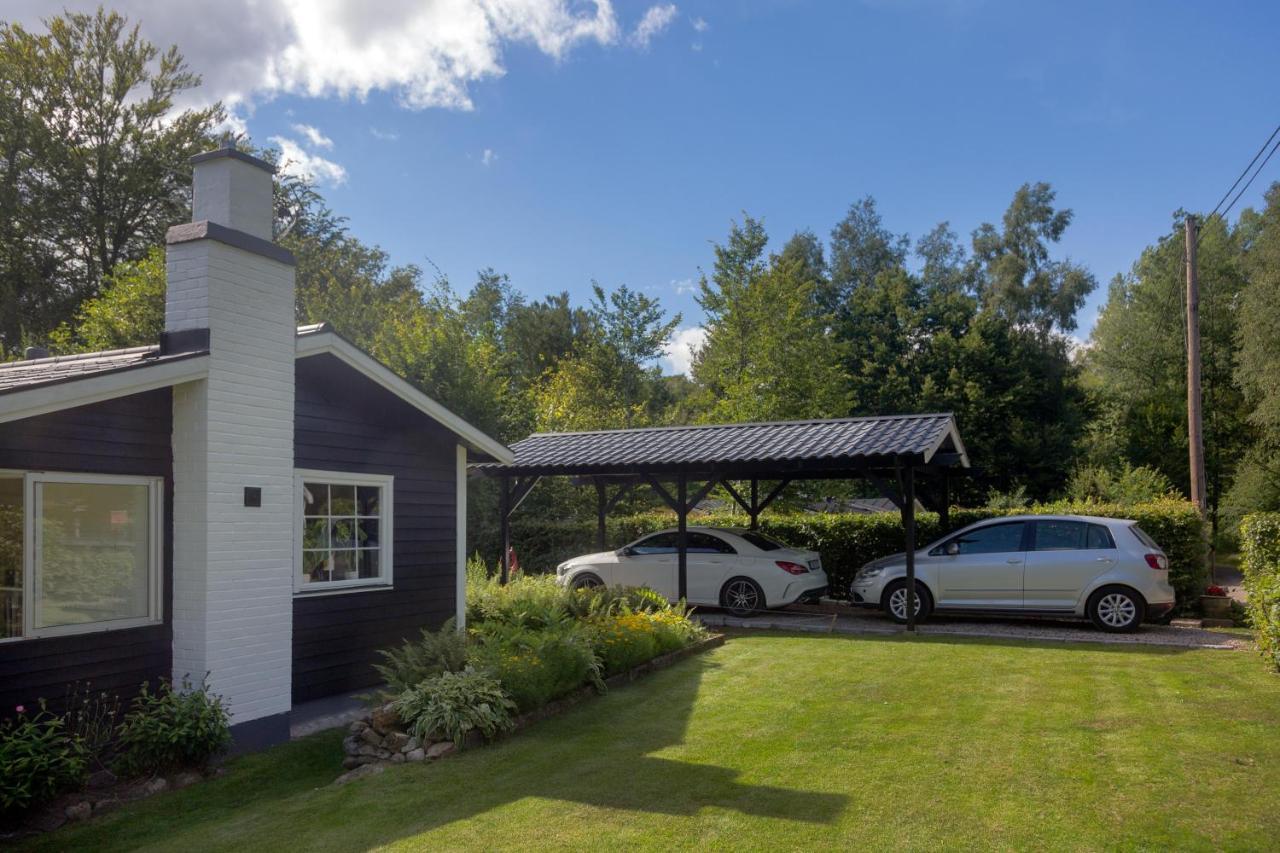 Very Nice Cottage By The Lake. Lursjoen! Hästveda Exterior foto