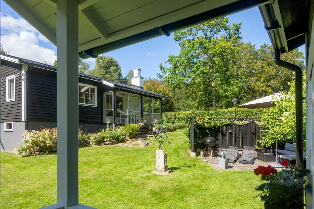 Very Nice Cottage By The Lake. Lursjoen! Hästveda Exterior foto